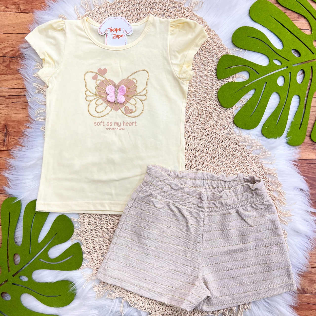 Conj. Blusa Soft as my Heart e Short com Brilhinhos - Amarelo e Areia